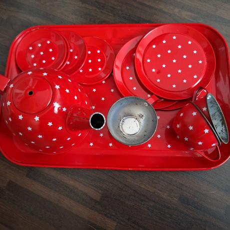 Drevená kuchynka s príslušenstvom a zásterou, 