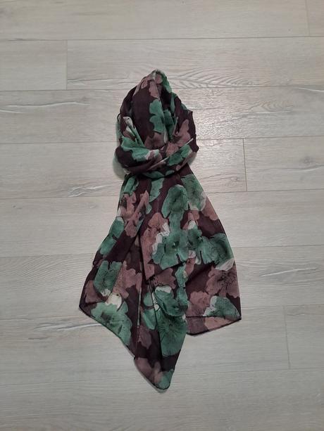 Kvetinkový šál,