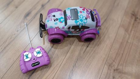 Auto na ovládanie pre dievča, 