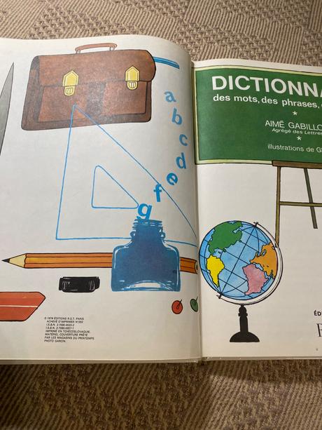 Krásny starý retro slovník učebnica francúzštiny, 