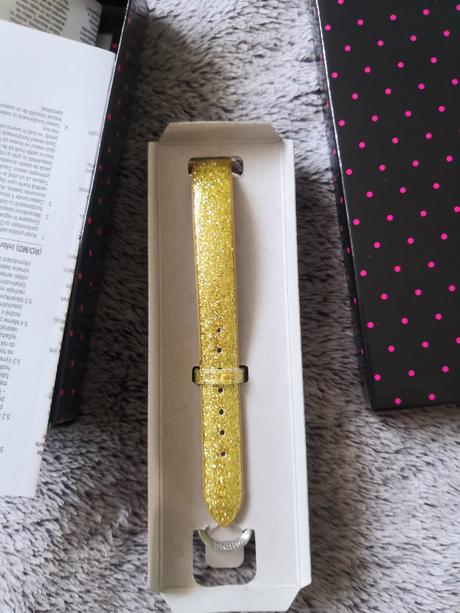 Dámske hodinky v darčekovej krabičke, avon