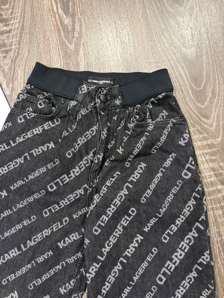 Karl lagerfeld široke dievcenske rifle č.152, 152