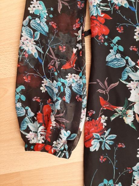 Kvietkované šaty, atmosphere,36