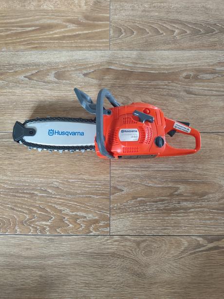 Husqvarna motorová pila,