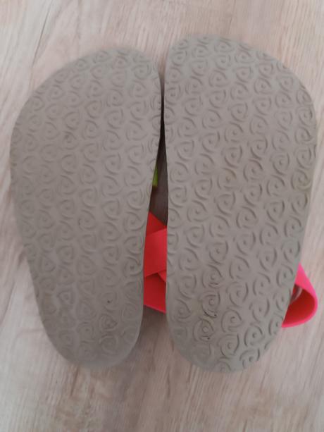 Dievčenské topánky - šľapky, 25