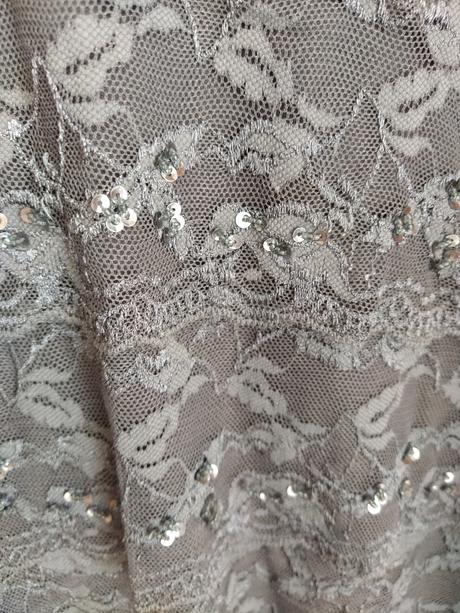 Slávnostné šaty, 46