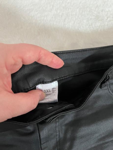 Čierne kraťasy, xl