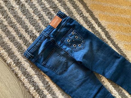 Skinny rifle s cvokmi, reserved,140