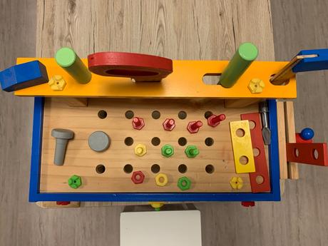 Detsky dreveny pracovny stolik, 