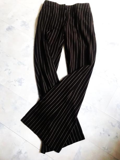 Rozšírené nohavice, 36