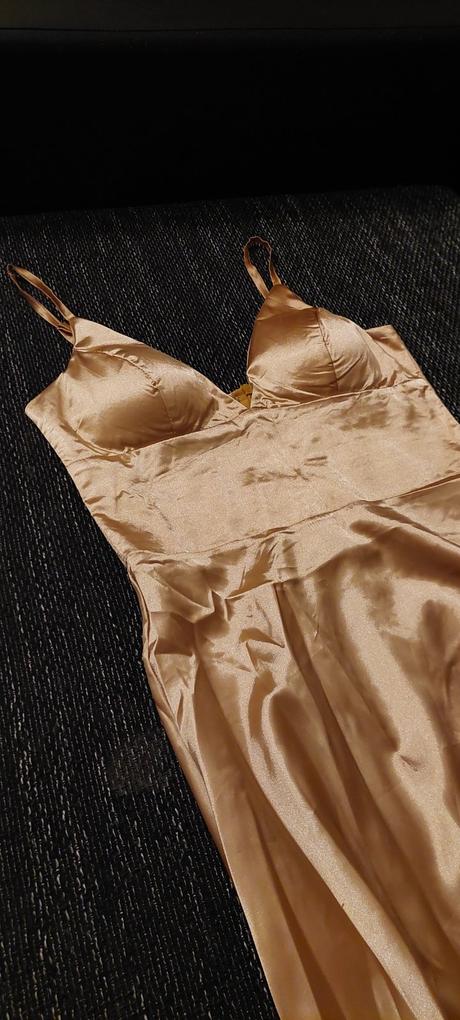 Zlaté dlhé šaty, m