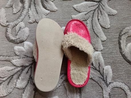Kožené papučky, 28