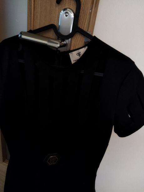 Extravagantné šaty paparazzi, m