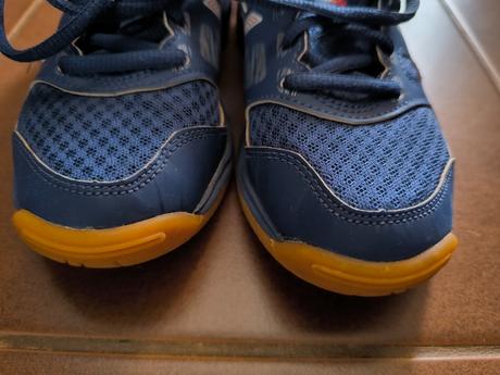 Tenisky - halovky, asics,33
