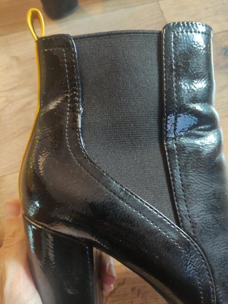 Čižmičky, baťa,37