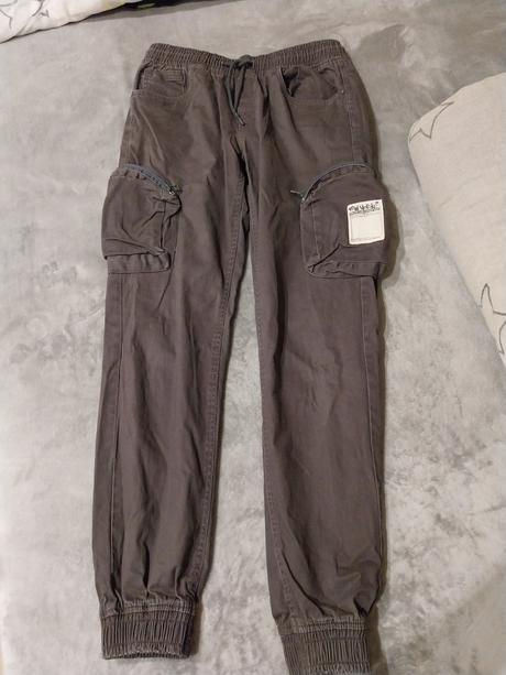 Nohavice č.176, chapter young,176