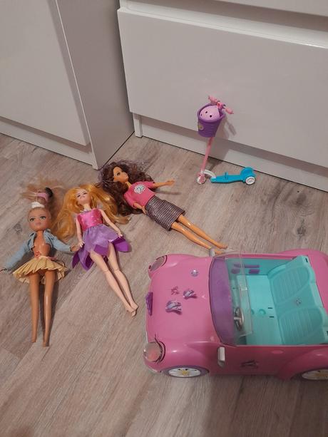 Drevený barby domcek+ďalšie prislusenstvo, 