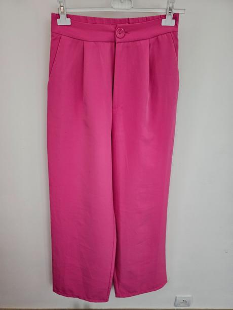 Široké cukríkové nohavice, stradivarius,m