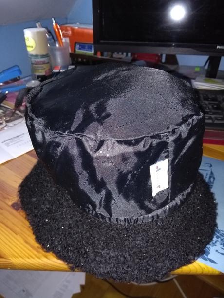 Teplučký klobúk, 56