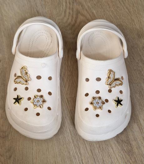 "crocsy" s ozdobami, 32
