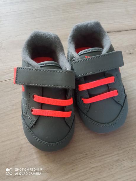 Capačky, lonsdale,19