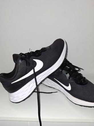 Vzdušné odľahčené tenisky nike vyborny stav, nike,42