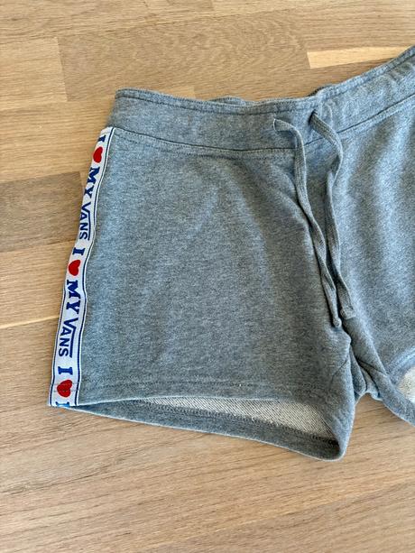Dámske teplákové kraťasy veľkosť xs, zn. vans, xs