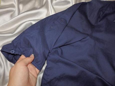 Tmavomodrá pekná blúzka, 54