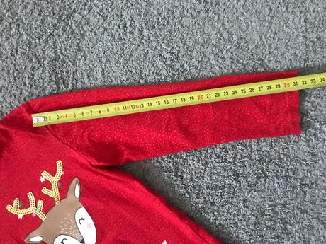 Červený nátelník, 104