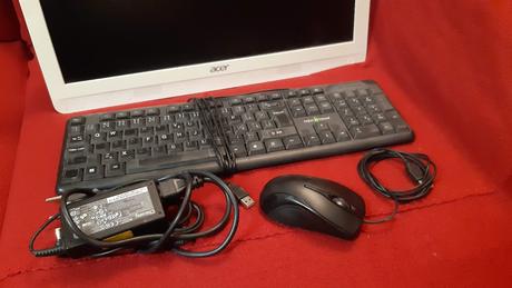 Predám počítač a monitor v jednom acer aspire mode, acer