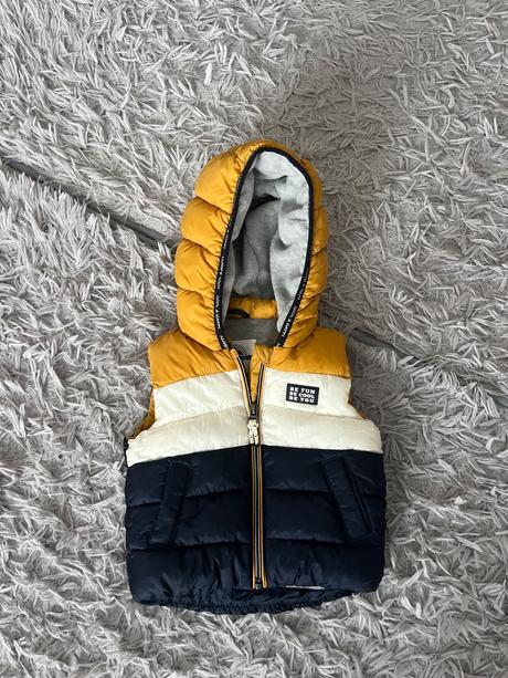 Zateplená vesta, c&a,74