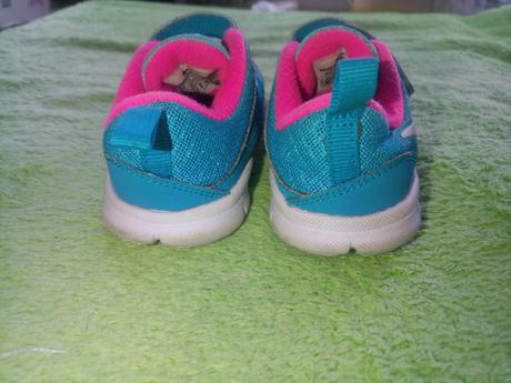 Lahucke letne tenisky, nike,25