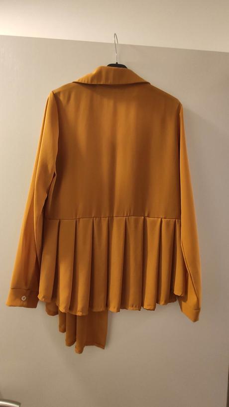 Asimetricka bluzka, s