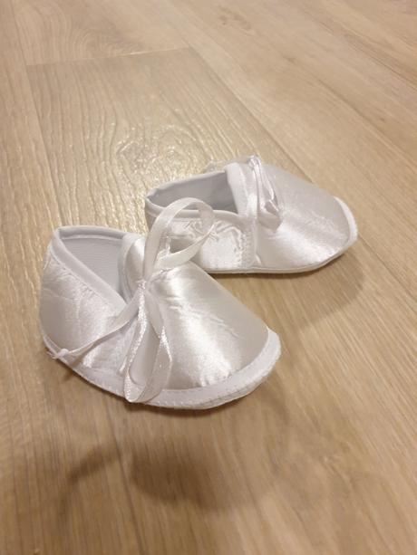 Oblečenie na krst, 68