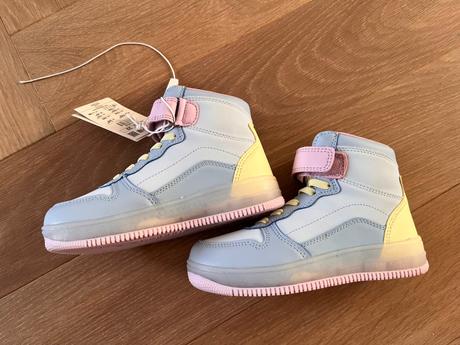 Vyššie tenisky, reserved,29