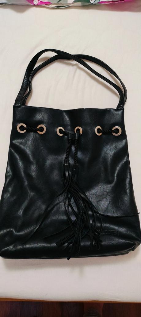 Kabelka so strapcami, 