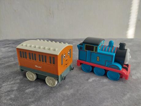 Vláčik tomáš (13cm) a clarabel (12cm),