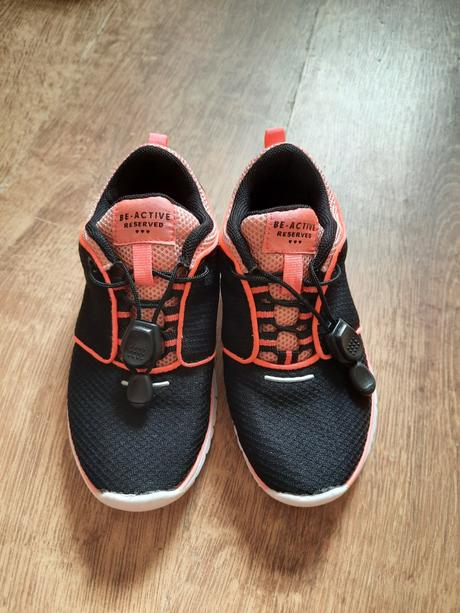 Tenisky, reserved,29