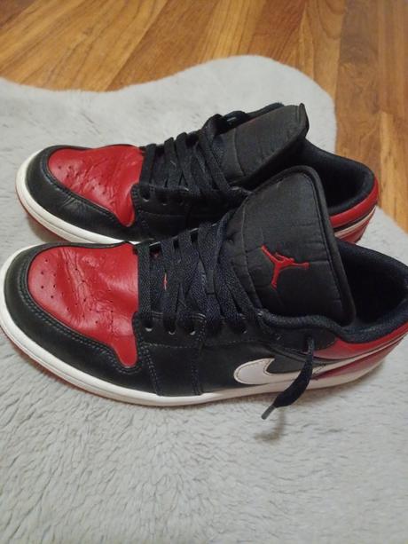 Predám originál  jordany, nike,42