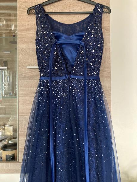 Spoločenské šaty, 36