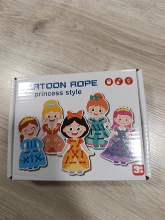 Montessori hračka princezné - navliekanie šnúrok,