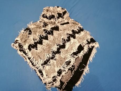 Krásne teplé pončo, l