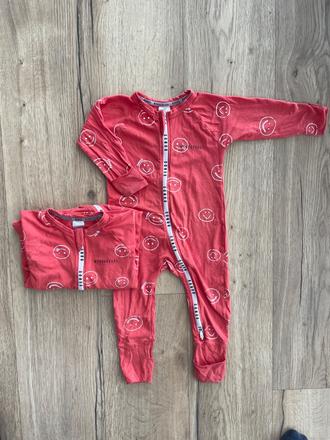 Pyžamový overal, 74