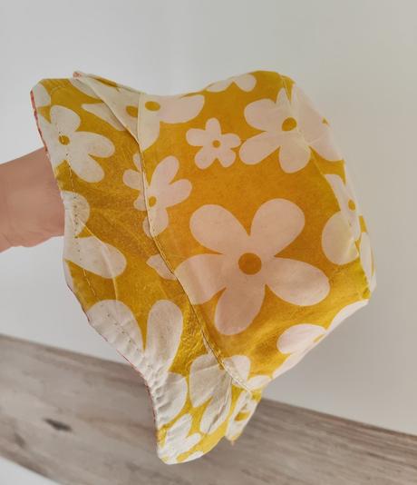 Obojstranný klobúčik, 86