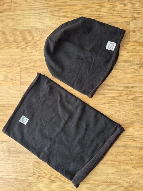 Set čiapka a nákrčník, reserved