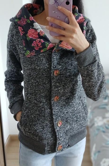 Mikina na gombiky, m / s