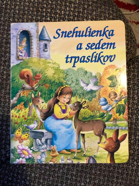 Kniha snehulienka a 7 trpaslíkov, 
