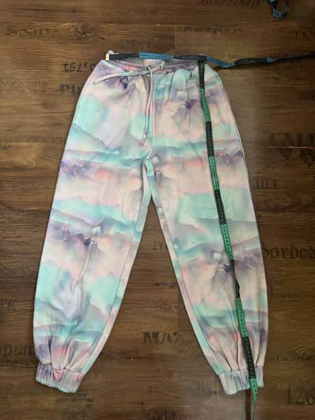 Zaujímavé tepláky, reserved,152