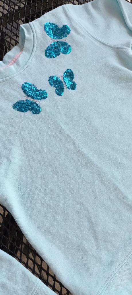 Nádherná mikinka s motýlikmi, 122