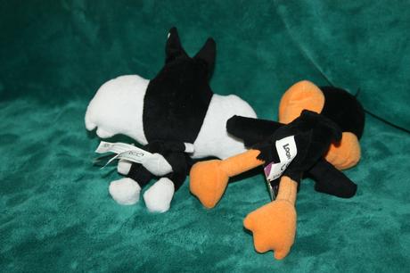 Rôzni plyšáci ešte s visačkami,